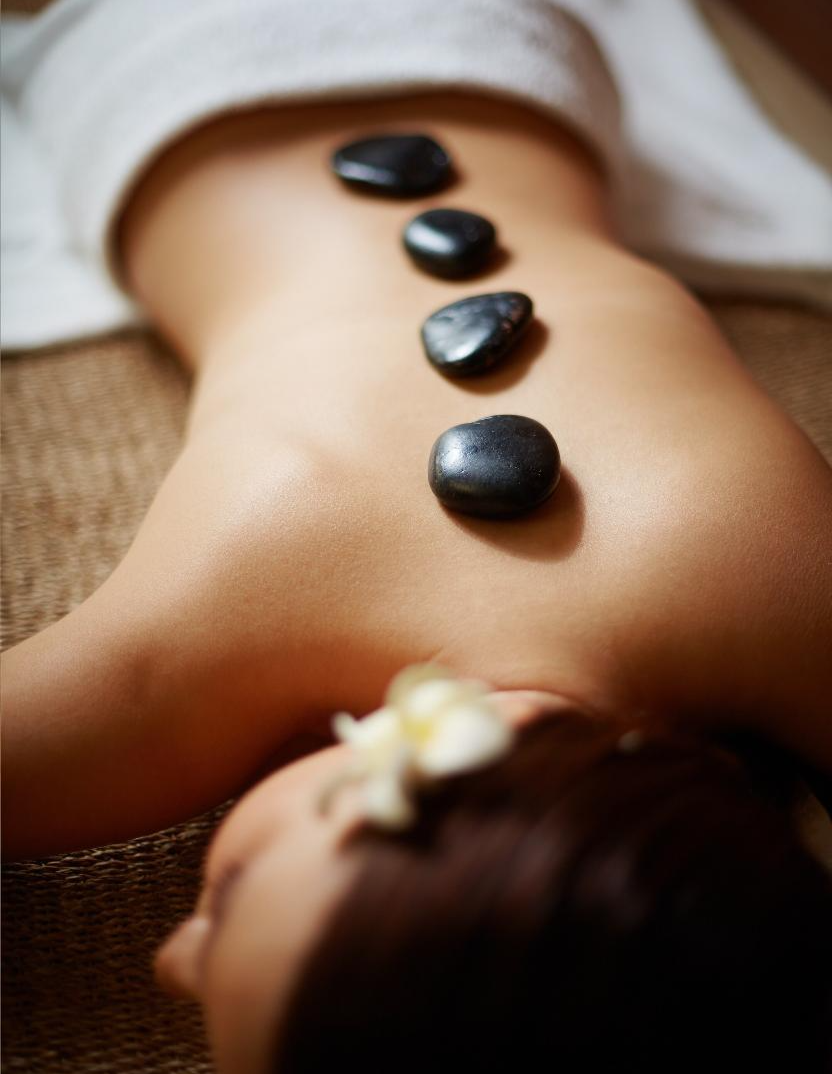 Massagem com Pedras Quentes